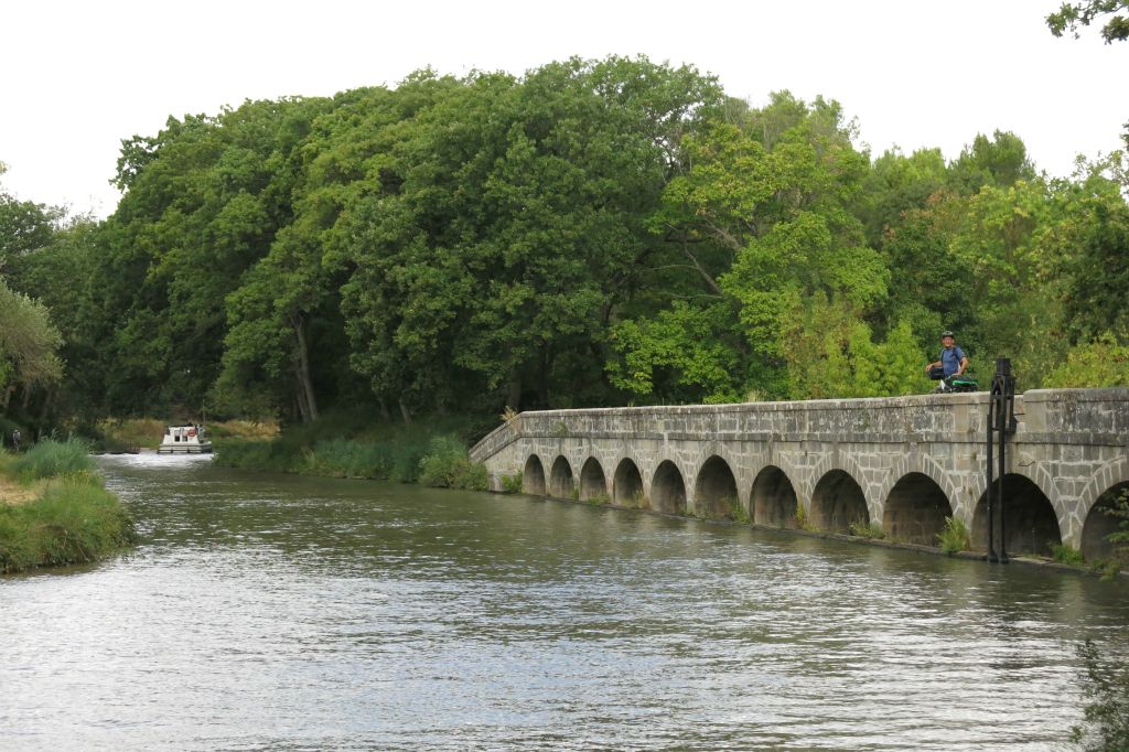 Pont-canal et épanchoir sur l'Argent-Double